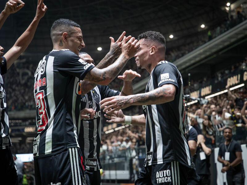 De virada, Atlético-MG vence Vasco e larga na frente na semifinal da Copa do Brasil