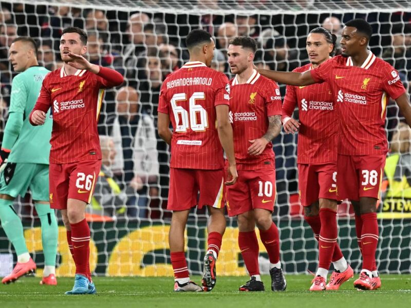 Liverpool vence Bologna e se mantém 100% na Champions