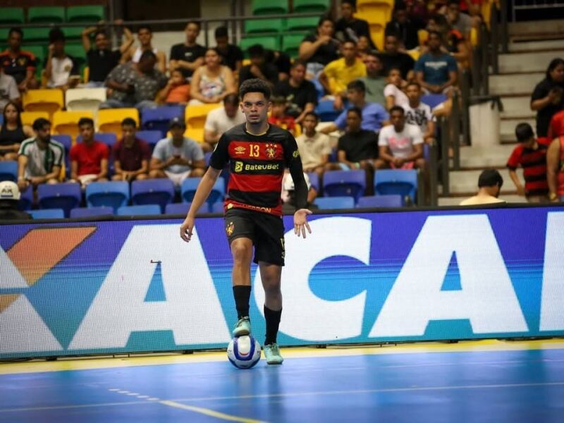 Destaque do Sport no futsal, Witamá é anunciado pelo Magnus